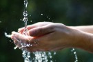 UE: Bisogna lavarsi di meno per risparmiare l’acqua UE: Bisogna lavarsi di meno per risparmiare l’acqua