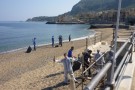 Aspra: i ragazzi puliscono la spiaggia Aspra: i ragazzi puliscono la spiaggia