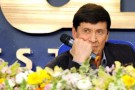 Due vallette sconosciute per Gianni Morandi al Festival di Sanremo