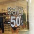 Si parte con i saldi per superare la crisi