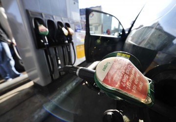 Prezzo benzina in calo